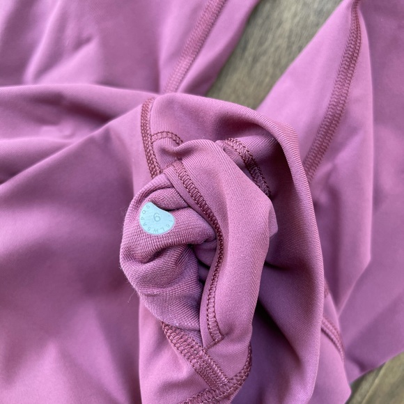 Lululemon winder under 25” luxtreme - Picture 3 of 4